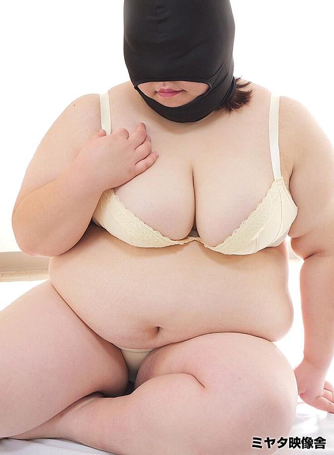 MYT-230008 โรคระบาดเนื้อผู้หญิง Chie