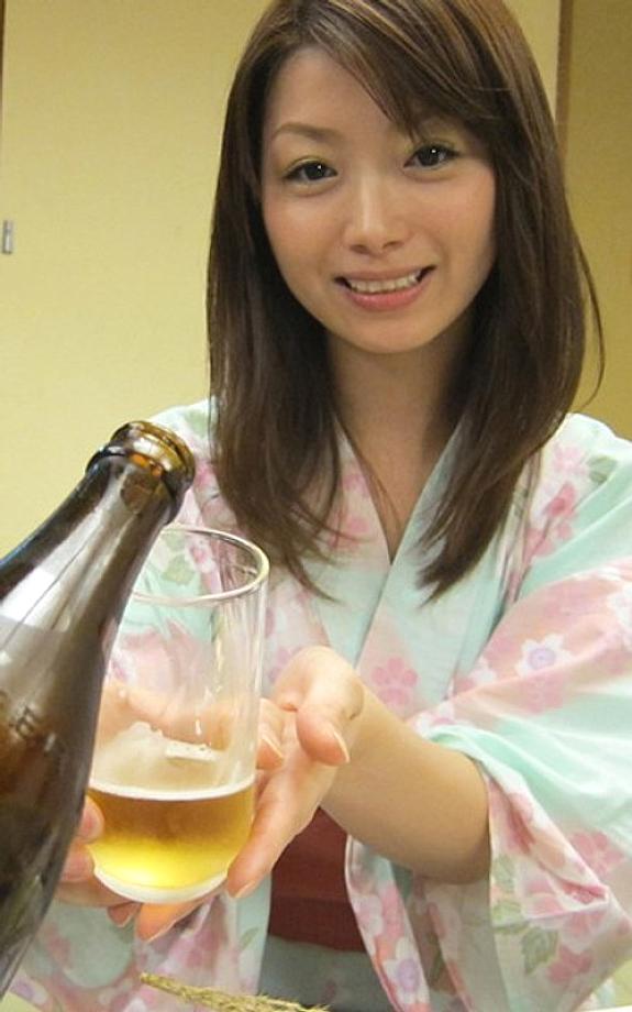 HIGH-031 คาโตะ สึบากิ พนักงานเปื้อนโคลนถูกเย็ดในห้องทริปบริษัท